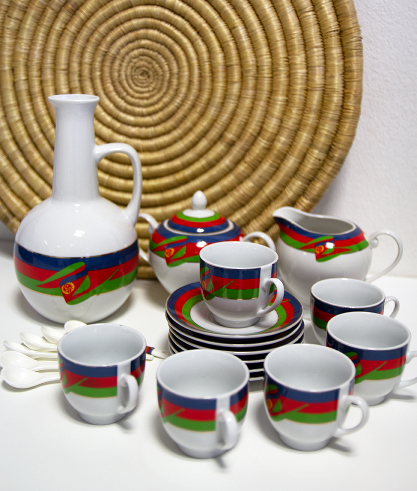 Porzellan Kaffee-Set mit Henkel