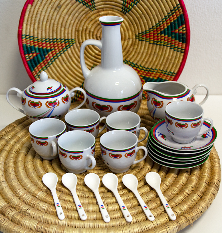 Porzellan Kaffee-Set mit Henkel