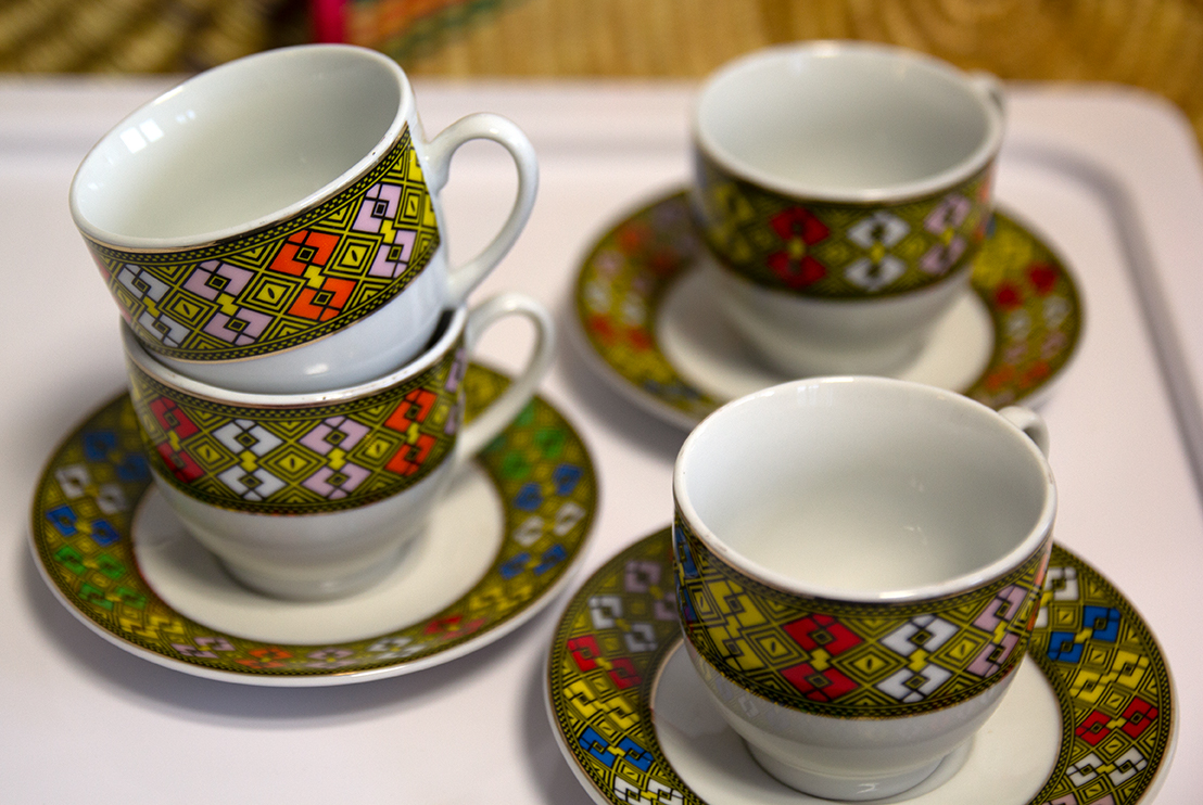 Porzellantassen in Saba, Tilét und Eritreadesign