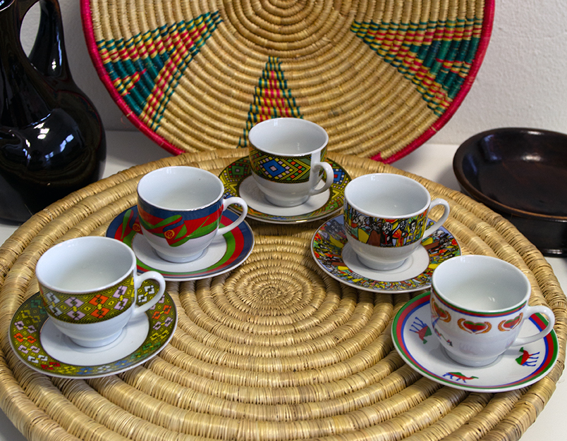 Porzellantassen in Saba, Tilét und Eritreadesign