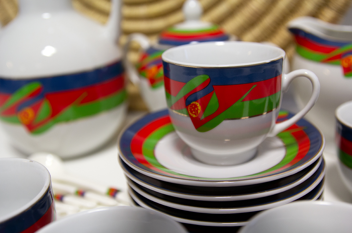 Porzellan Kaffee-Set mit Henkel